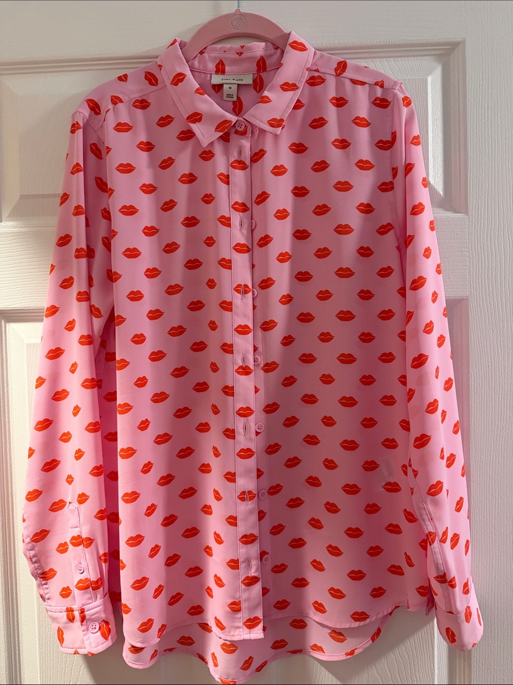 Gently worn MACYs ON 34th  Pink Kiss-Print Button-Up Blouse size M